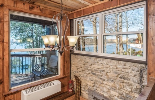 Silver Point House | Family Retreat, Private Lake Access w/Trail, Stunning Views, Kids Play Area, Hot Tub, WiFi & Games