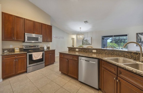 Port Charlotte House | Family Retreat Sleeps 10 Pool Near Beach