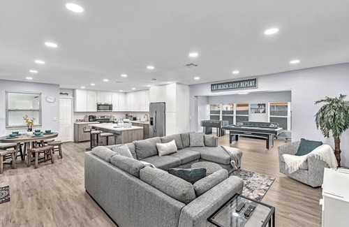Fort Lauderdale House | Family Retreat: 6 Miles to the Beach, Game Room, Wi-Fi, Fun and Relaxation!