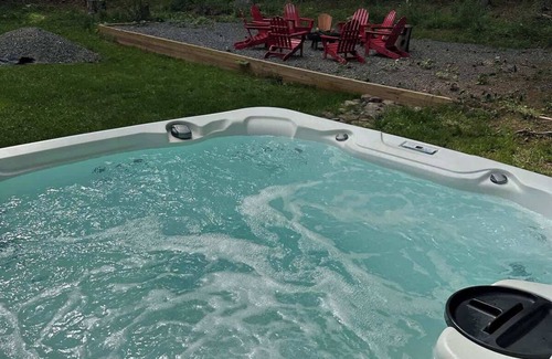 Jewett House | Family Retreat w/Hot Tub, Fire Pit & Arcade Table