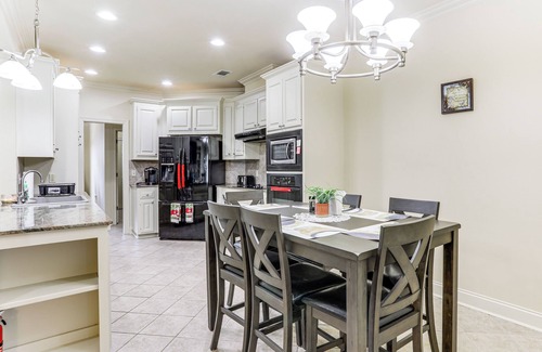 Zachary House | Family Retreat w/Patio & Yard in Zachary
