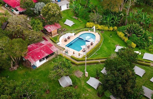 Yotoco RV Rental | Family Retreat with Pool and Lake Views