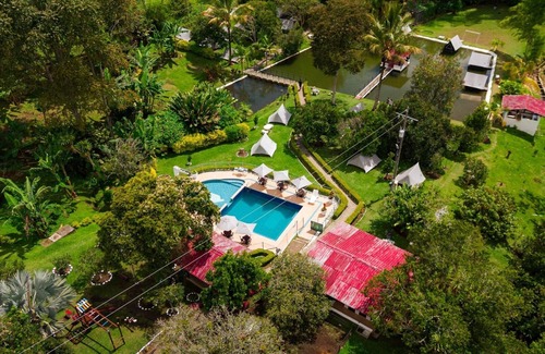 Yotoco RV Rental | Family Retreat with Pool and Lake Views
