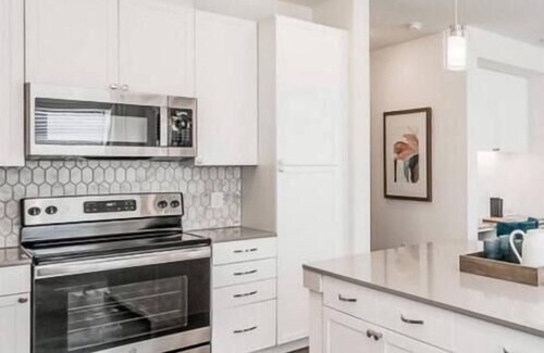 Cypress House | Family Retreat with Island Kitchen/EV Charging