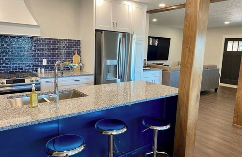 Escanaba House | Family Retreat with Lake Views at Ludington Park