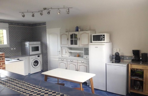 Danze Cottage | Family Retreat with Private Pool, Games, and Farm Animals in the Countryside