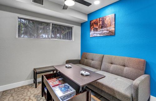 North Las Vegas House | Family Reunion, Remodeled, King Beds, X-box, Desks