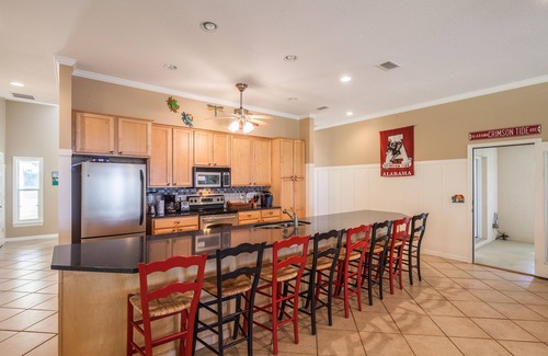 Putnam Hall House | Family reunion retreat on beautiful 5800 acre Lake Sante Fe, Sleeps 22