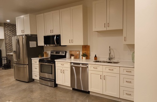 Spring City Apartment | Family reunions, Manti Temple wedding, Sports teams, flex stays, sleeps 28