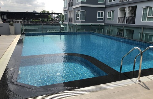 Hua Mak Apartment | Family room 1-4 people (1 extra bed)* baby cot*