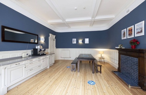Haymarket Apartment | Family Room at Haymarket