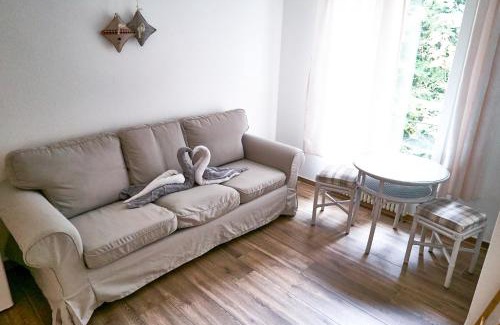 Darligen House | Family room by Interlaken Parking