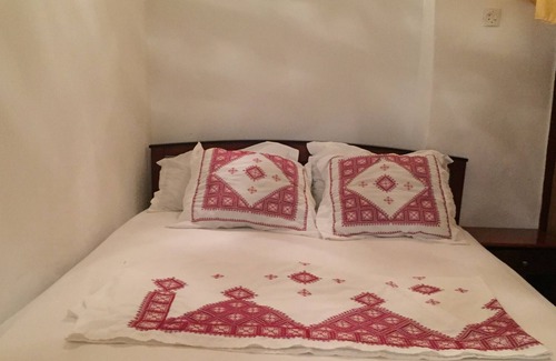 Quartier Al Adarissa House | Family Room for 6 peoples Sunny Riad Inside Medina Fes El Bali