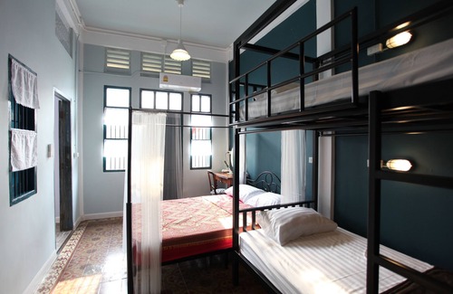 Talat Phlu Bed & Breakfast | Family room in OLD TOWN "Talat Phlu"