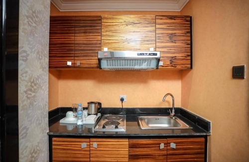 Al Sharq Apartment | Family Room Near Sharjah Corniche