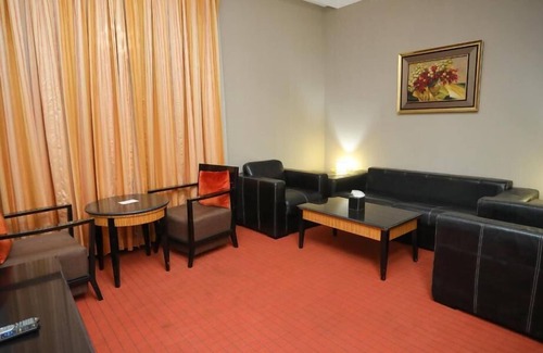 Al Sharq Apartment | Family Room Near Sharjah Corniche