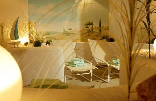 Roemerberg Cottage | Family room, shower or bath, toilet, non-smoking - Hotel-Restaurant Pfälzer Hof