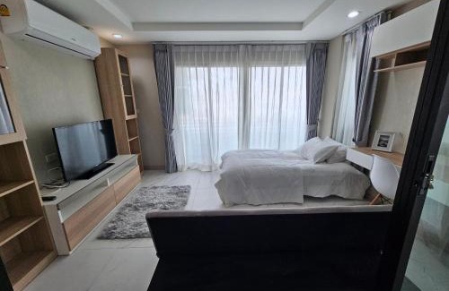 Bang Pa-in Apartment | Family Room