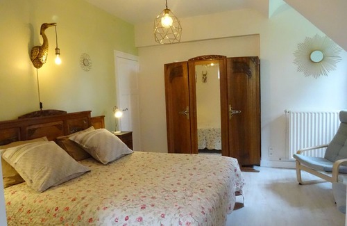 Ligny-le-Ribault Bed & Breakfast | Family room with Wi-Fi, breakfast, and shared area