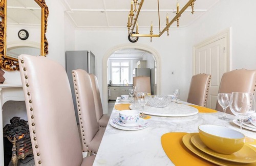 Belgravia House | Family Royal 4 Bed Belgravia Residence by Buckingham Palace