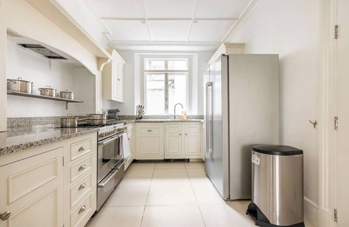 Belgravia House | Family Royal 4 Bed Belgravia Residence by Buckingham Palace