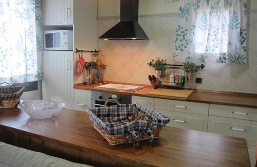 Vilada Cottage | Family Rural Accommodation with garden for 4 or 6 people