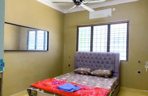 Kawasan Perindustrian Chendering Apartment | Family's Homestay