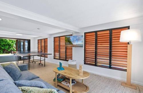 South Mission House | Family Shores - Beachfront Bliss