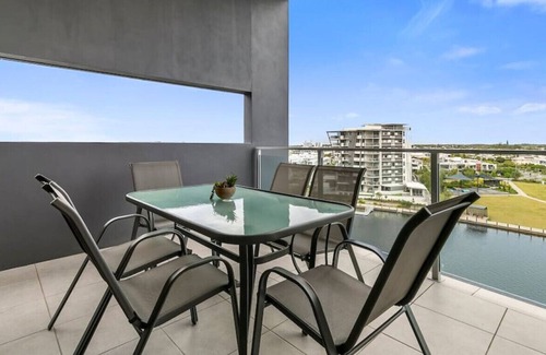 Birtinya Apartment | Family size 2brm apt, water views, (opp hospital)