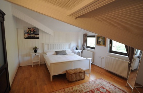 Adapazari Villa | Family-size villa with swimming pool 10 minutes to the lake and 6 km to Maşukiye