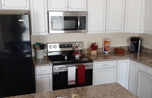 Navarre Apartment | Family-sized Apartment, ten minutes to Navarre Beach.
