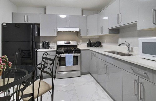 Newton House | Family sized Beautiful 2-bed suite- Close to major attractions