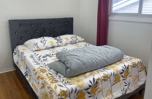 Belleville House | Family sized bungalow in heart of city and near hiking trails
