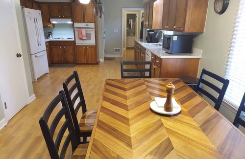 Forest Acres House | Family sized comfort near Fort Jackson