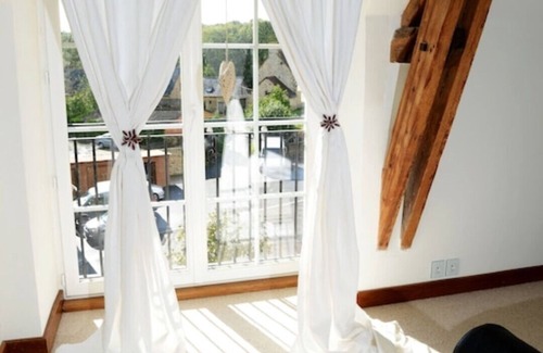 Desertines House | Family sized Holiday Home - 5 big bedrooms | heated pool | games room | no pets
