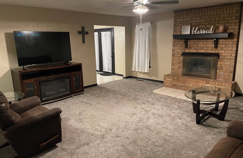 Weatherford House | Family-sized home in quiet neighborhood in Weatherford, OK