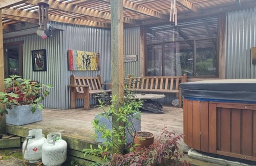 Otane House | Family Sized Home ideal for large groups just 25min sth of Hastings