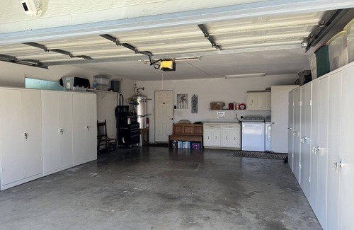 Atwater House | Family Sized home w/Pool, Pool table, ping pong & darts in a central location!