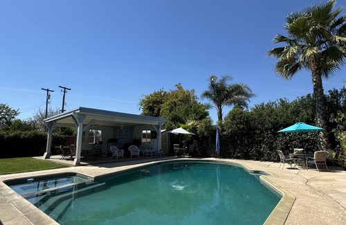 Atwater House | Family Sized home w/Pool, Pool table, ping pong & darts in a central location!