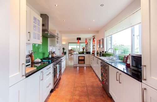 Swanage House | Family-sized house 5 minutes away from the beach