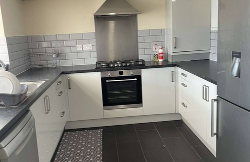 Seisdon House | Family-sized house with garden