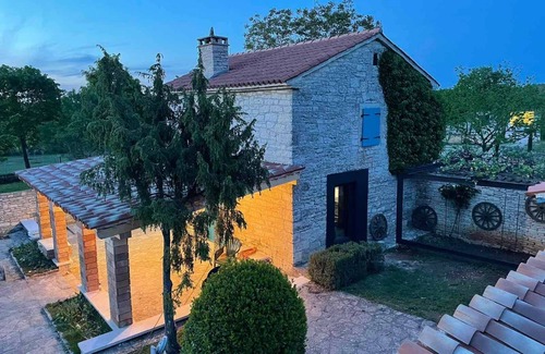 Debeljuhi House | Family-sized renovated Istrian house w/lavand field - 20min from Rovinj.