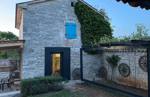 Debeljuhi House | Family-sized renovated Istrian house w/lavand field - 20min from Rovinj.