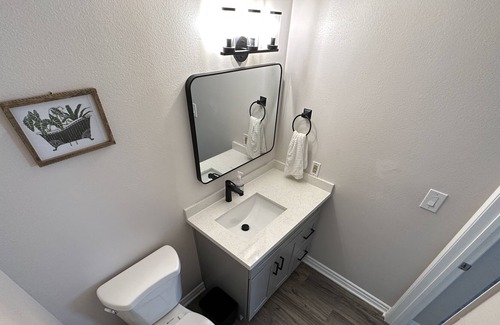 Downey Condo | Family-sized Retreat w/ Hot Tub Near Disney, Theme Parks, Beaches & Shopping!
