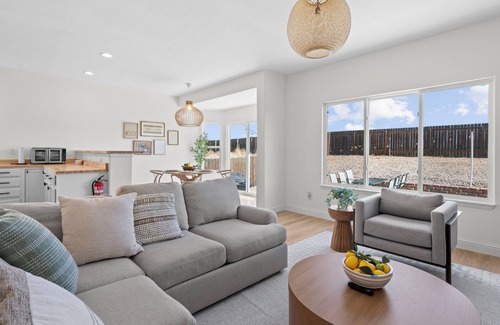 Security-Widefield House | Family-sized Scandinavia Colorado Retreat - 6BR & Hot Tub.