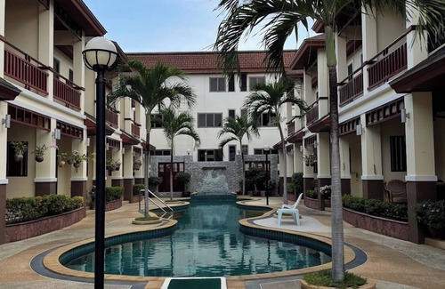 Cha-am House | Family-sized townhouse, a few minutes walk to Cha-am beach and restaurants.