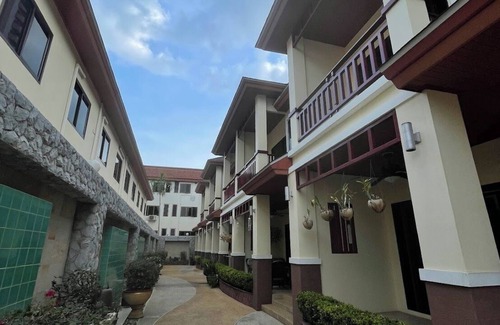 Cha-am House | Family-sized townhouse, a few minutes walk to Cha-am beach and restaurants.