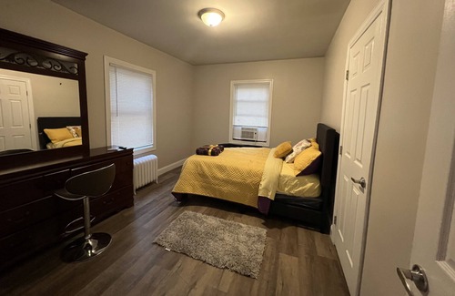 East Orange House | Family sized unit with accessible groceries and free drive way for parking