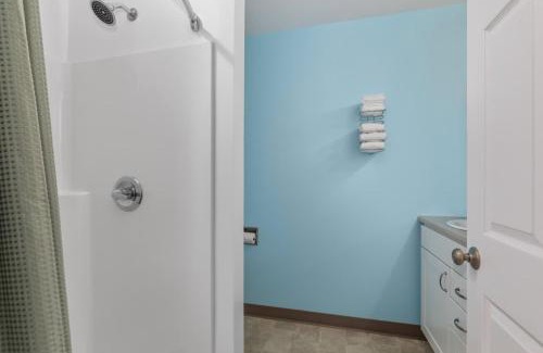 Lake City Hotel | Family Stay - 4 Cozy Combined Studios