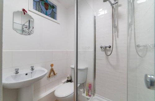 Sefton Park House | Family Stay By Sefton Park & Lark Lane Parking